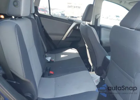 2015 Toyota Rav4 Xle z USA, uszkodzony, nr VIN 2T3RFREV3FW320304